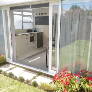  Apartment Tranquil Garden New Zealand